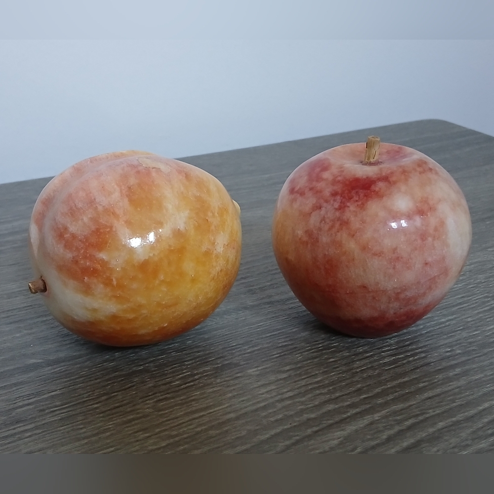 Vintage Polished Alabaster Onyx Marble Stone Paperweight Fruit Apple Peach MCM